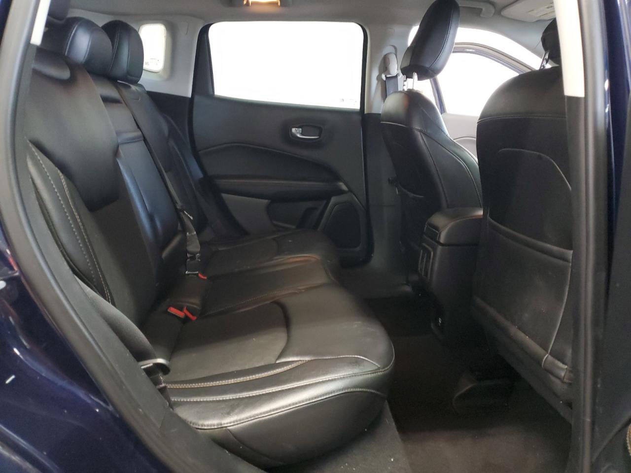 2018 Jeep Compass - Image 11