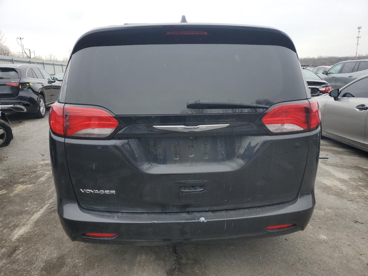 2020 Chrysler Voyager - Image 6