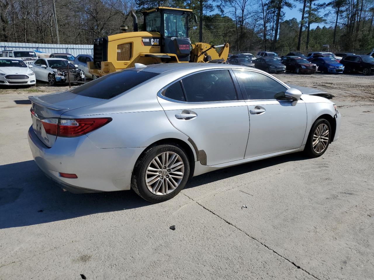 2015 Lexus ES - Image 3