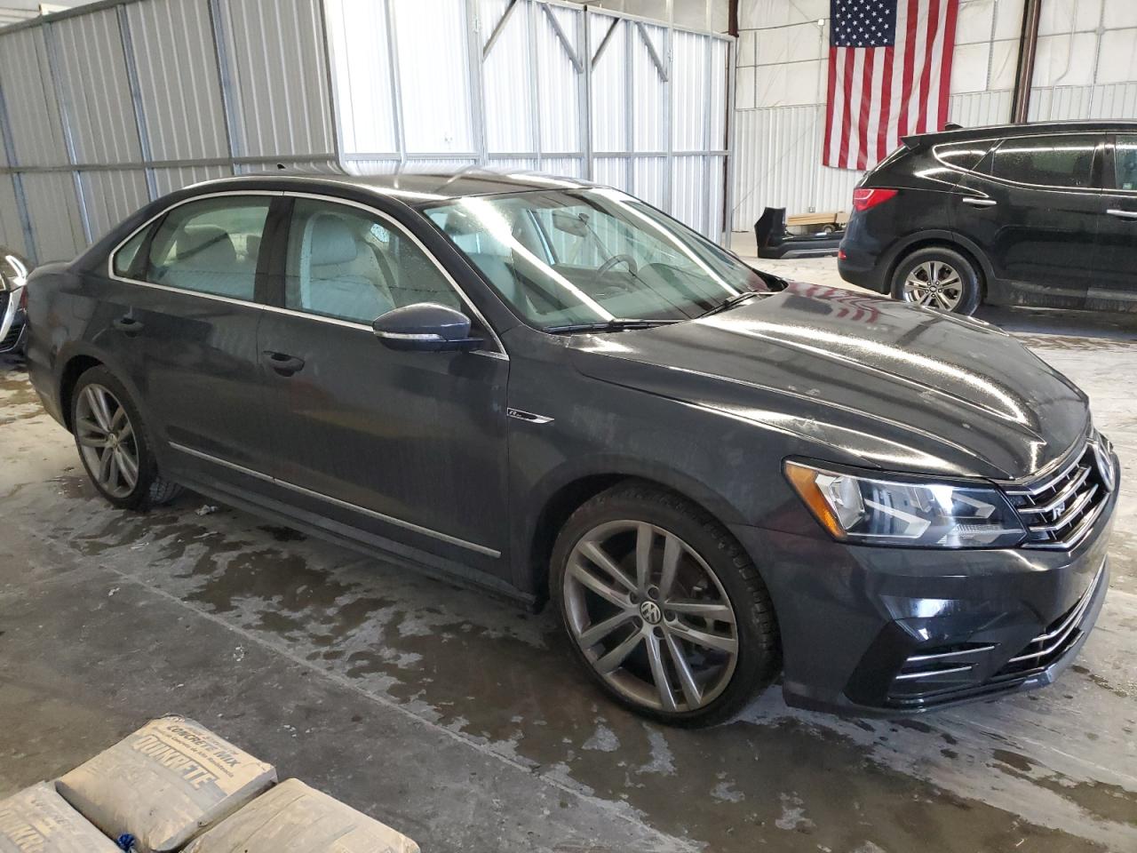 2017 Volkswagen Passat - Image 4