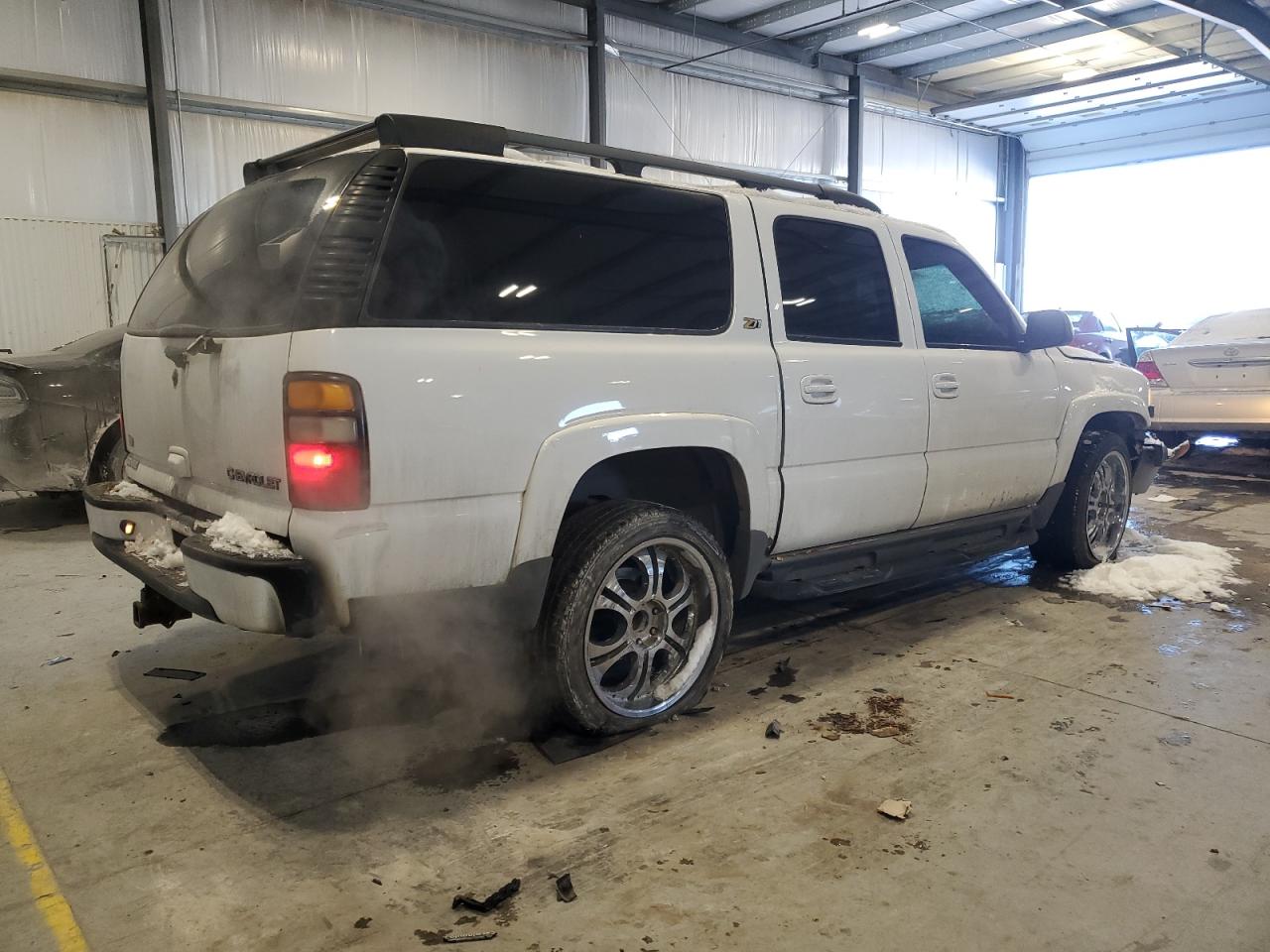 2004 Chevrolet Suburban - Image 3