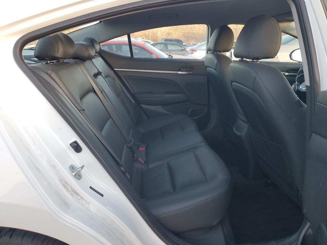 2019 Hyundai Elantra - Image 10
