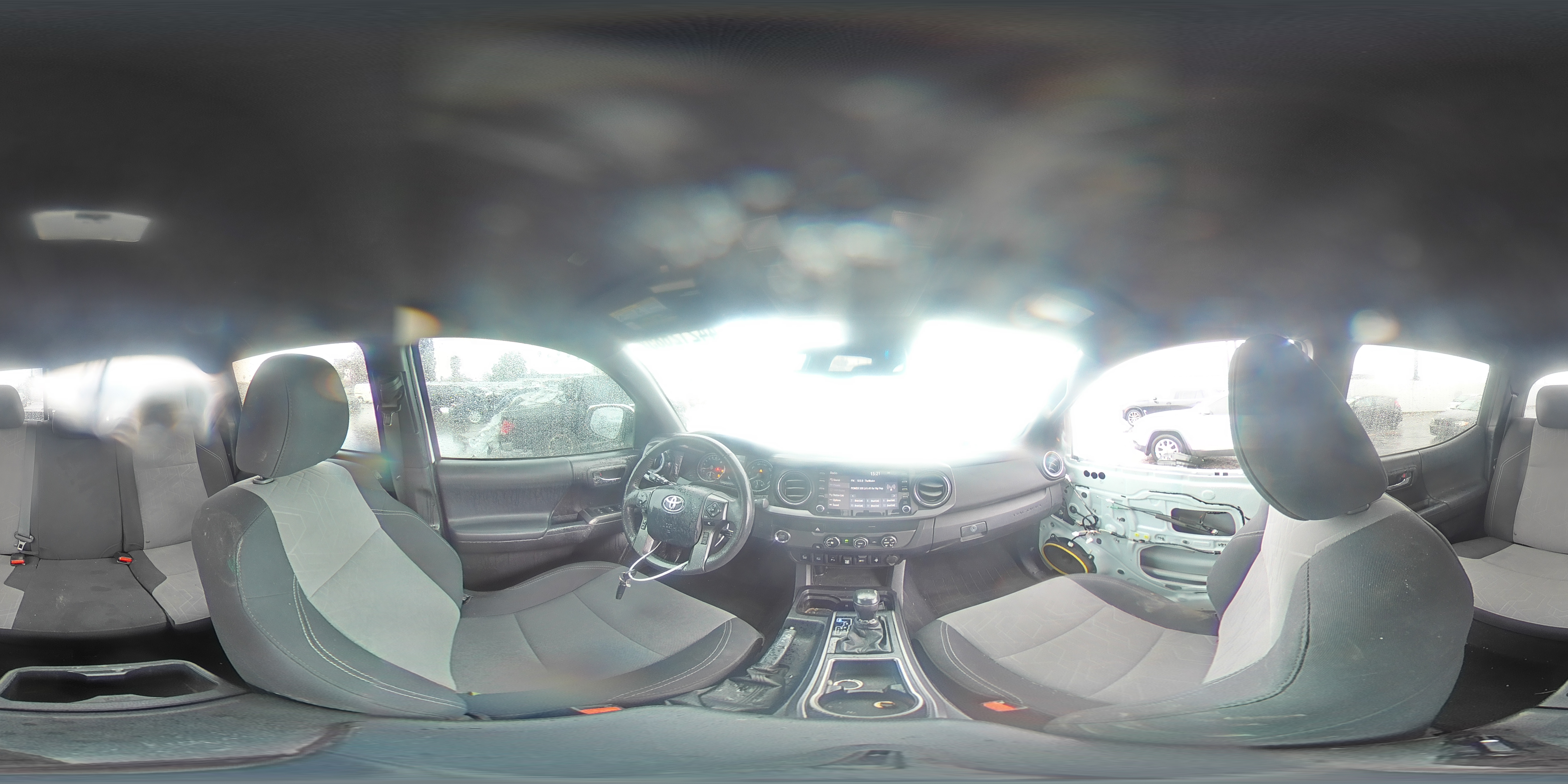 2020 Toyota Tacoma - Image 12