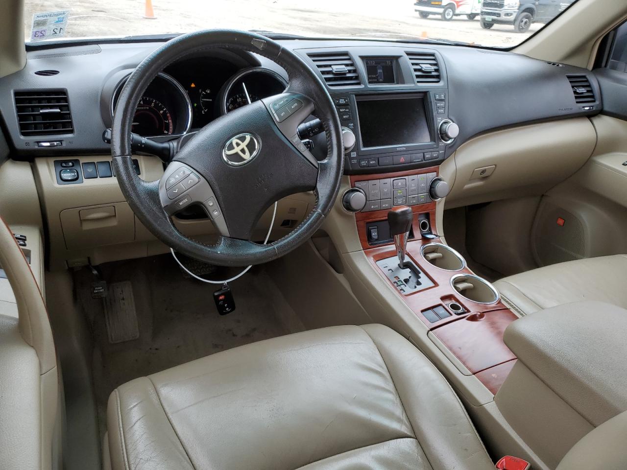 2010 Toyota Highlander - Image 8