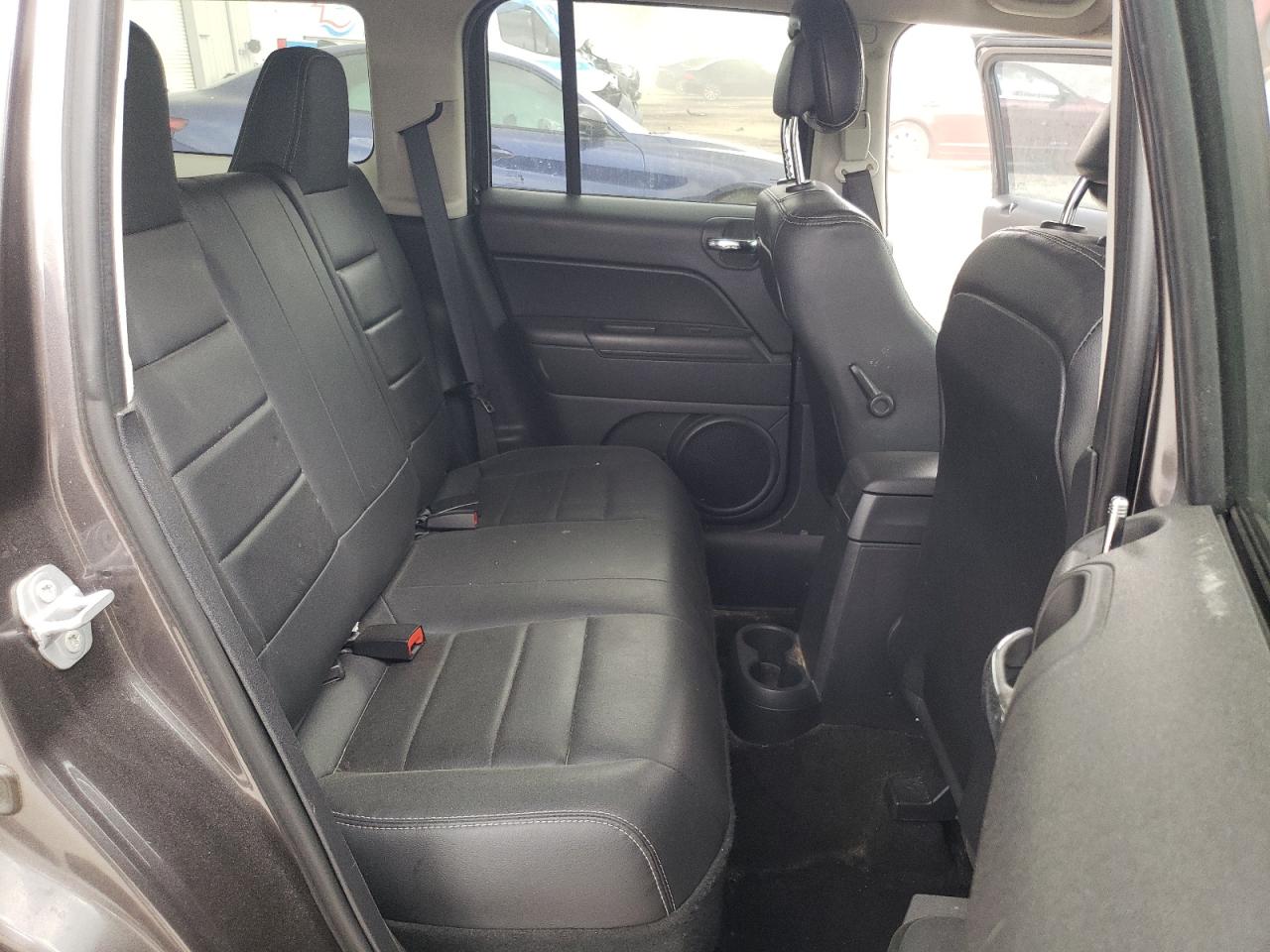 2016 Jeep Liberty (Patriot) - Image 11