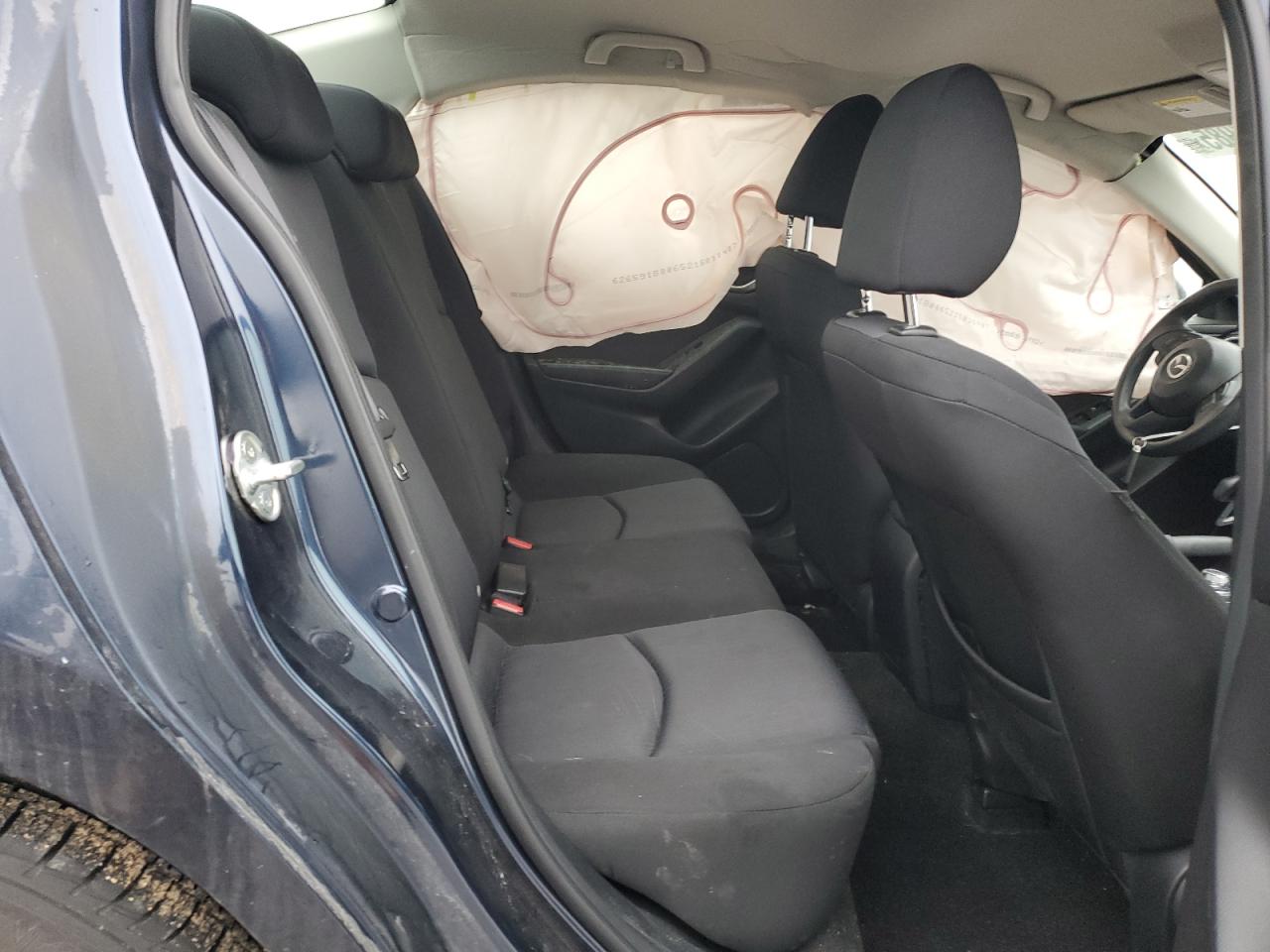 2015 Mazda 3 - Image 10