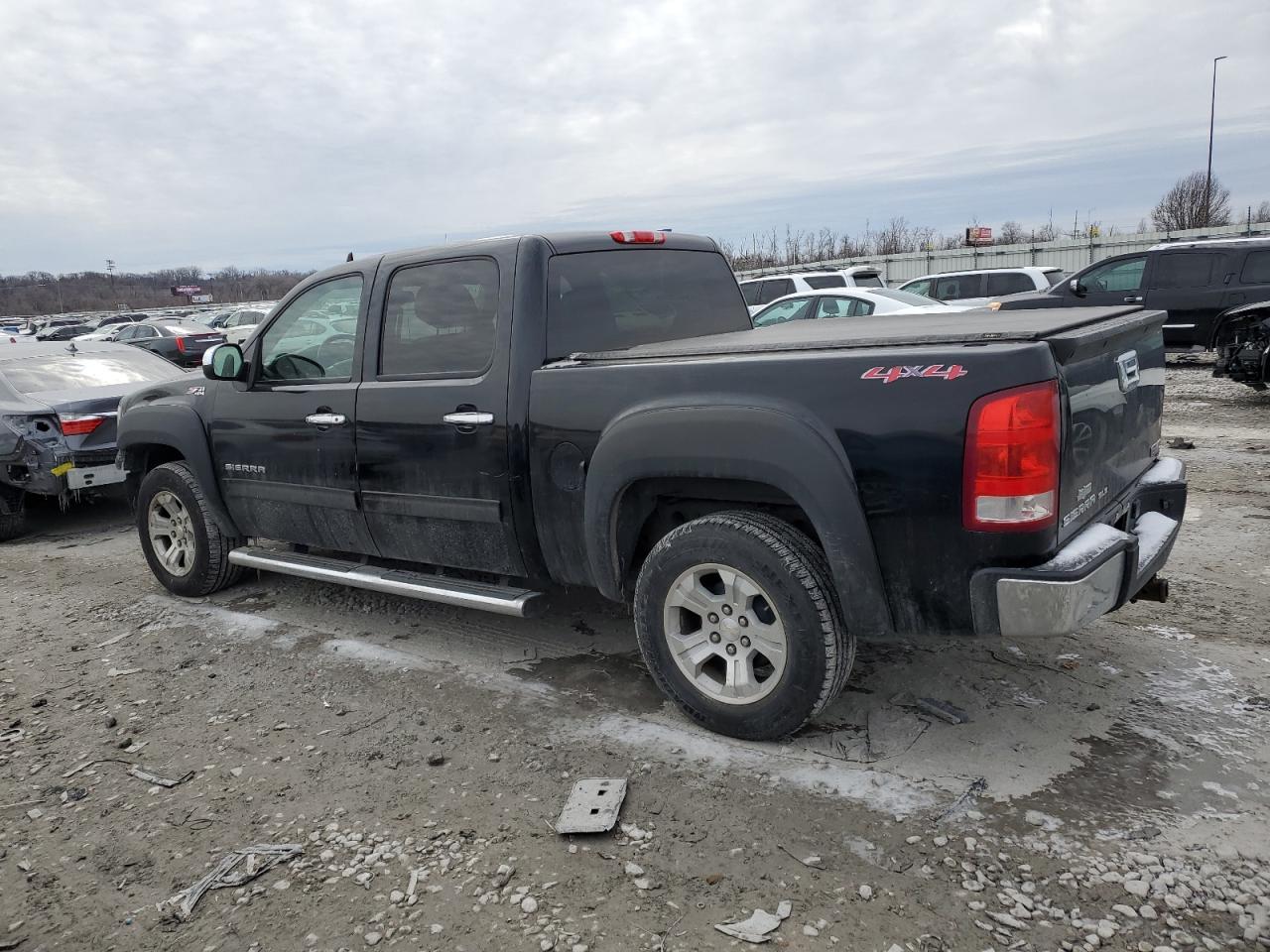2011 GMC Sierra - Image 2