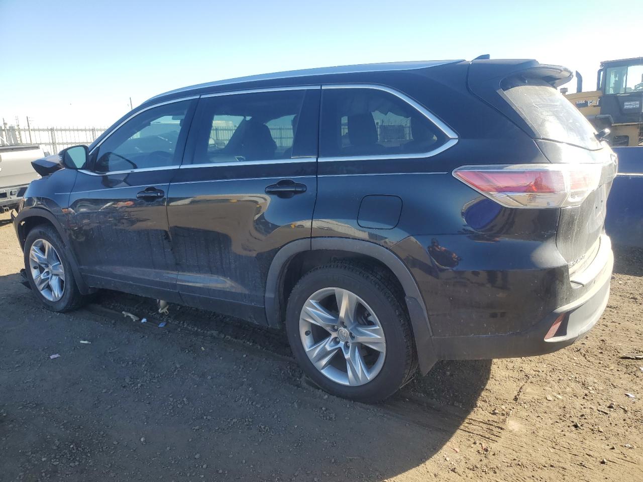 2015 Toyota Highlander - Image 2