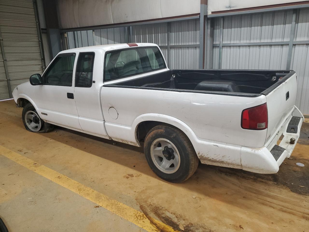 1995 Chevrolet S-10 Pickup - Image 2