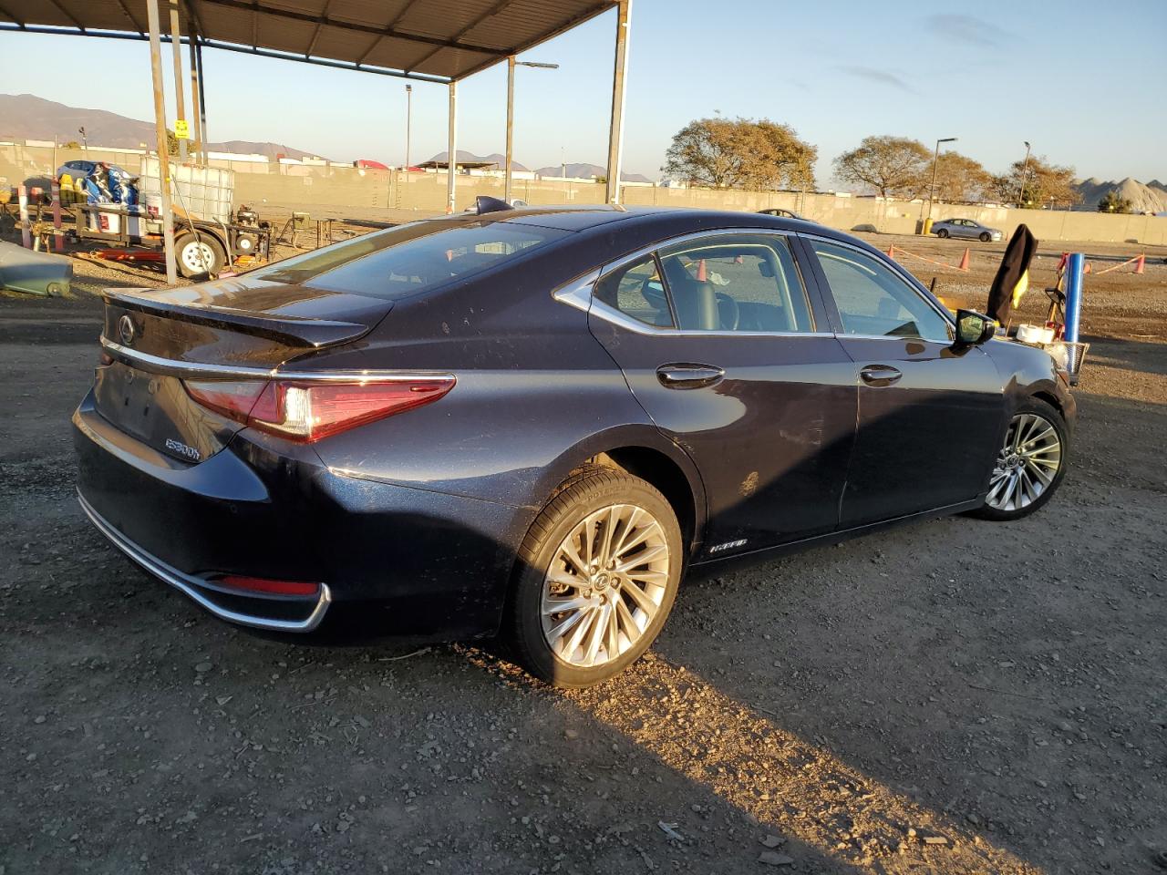 2019 Lexus ES - Image 3