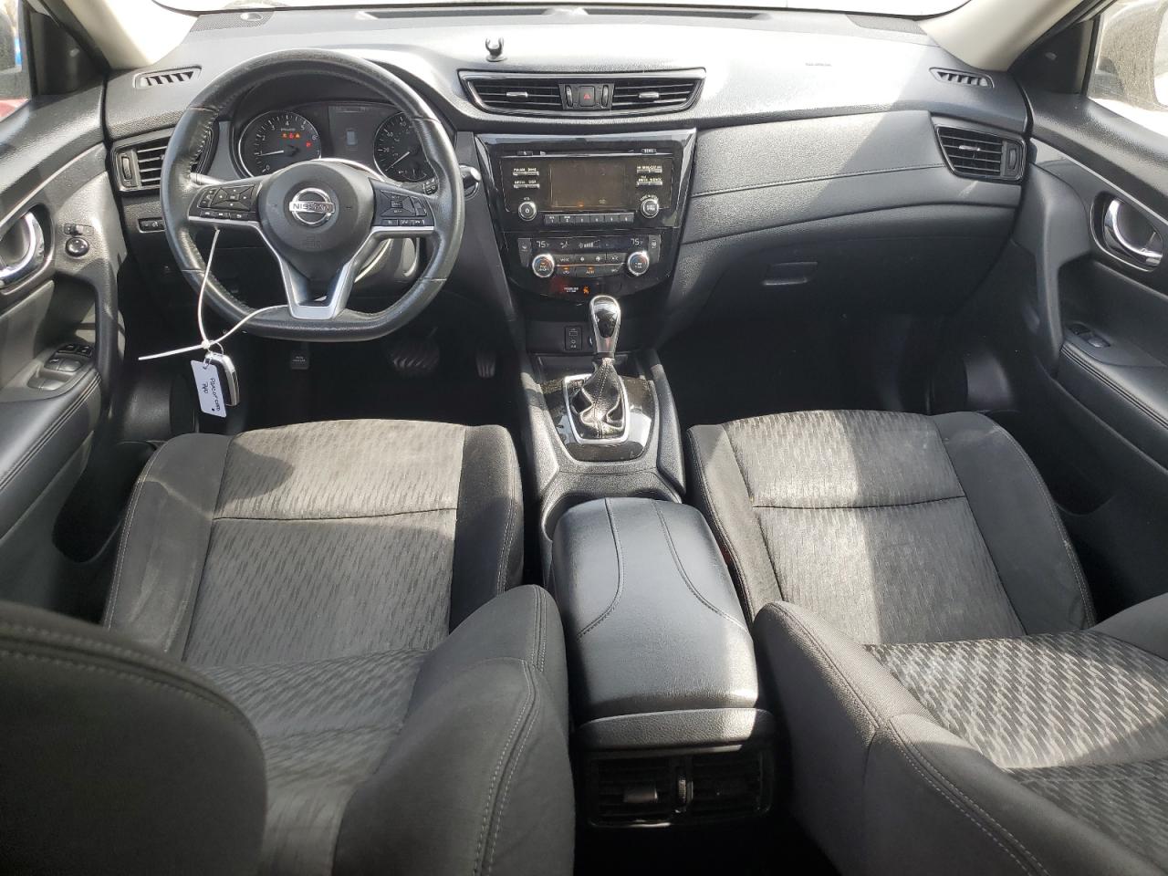 2017 Nissan Rogue - Image 8