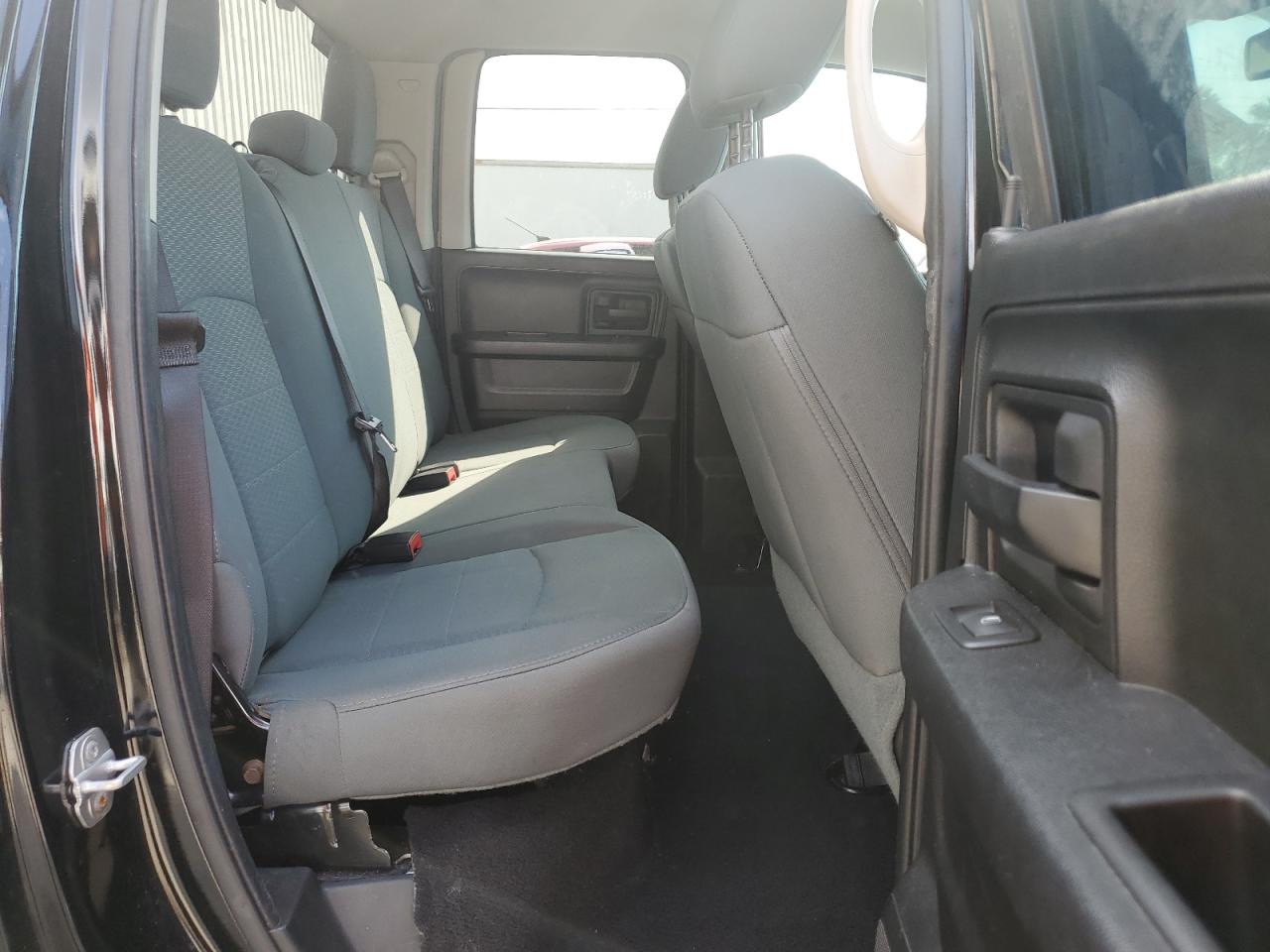 2015 RAM 1500 - Image 10