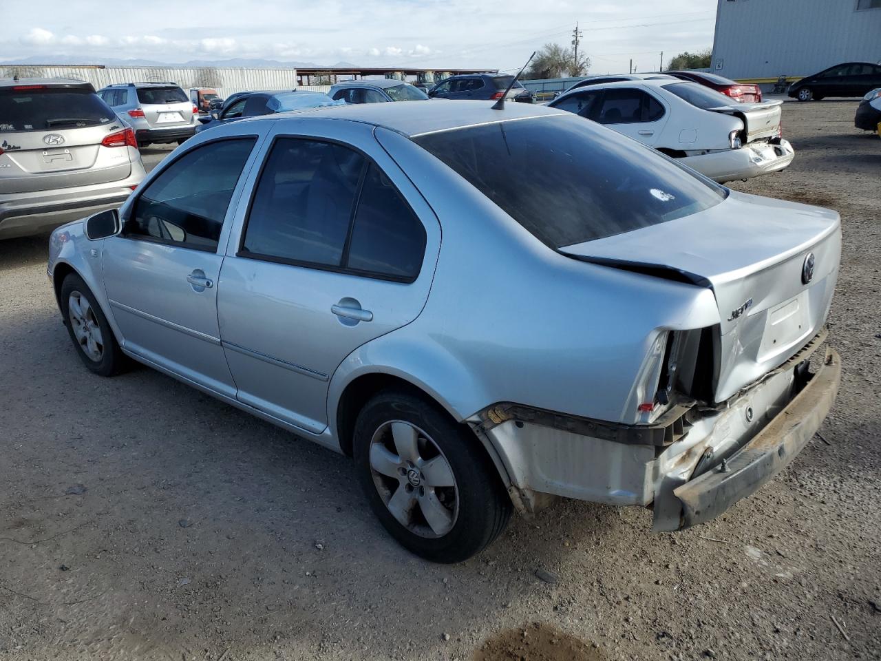 2005 Volkswagen Jetta - Image 2