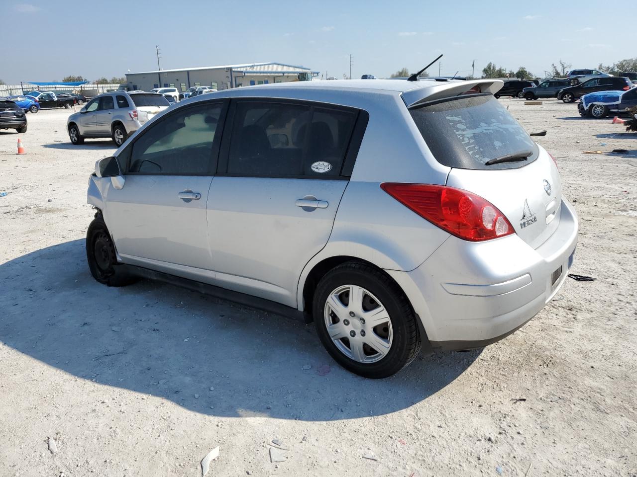 2009 Nissan Versa - Image 2