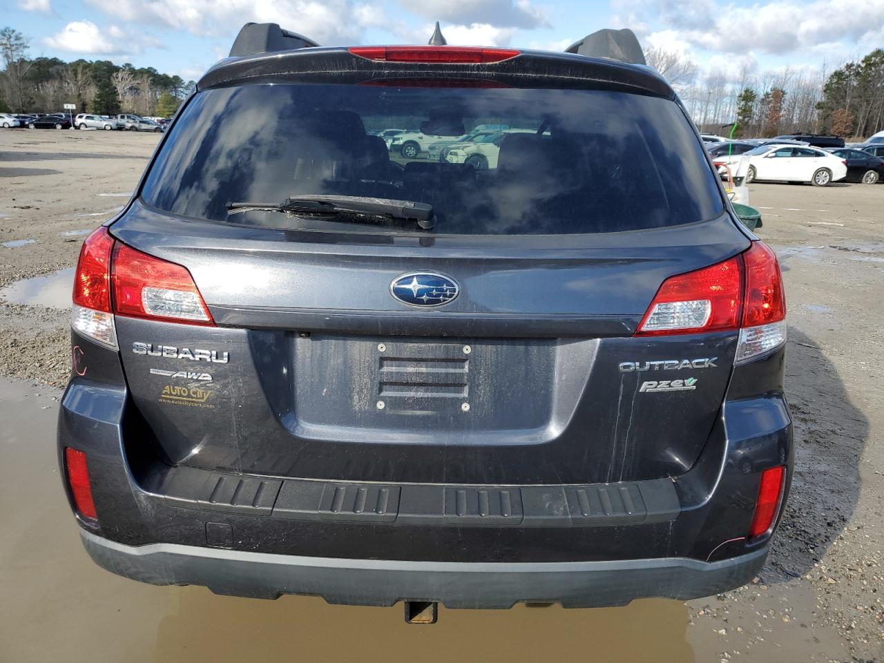2011 Subaru Outback - Image 6