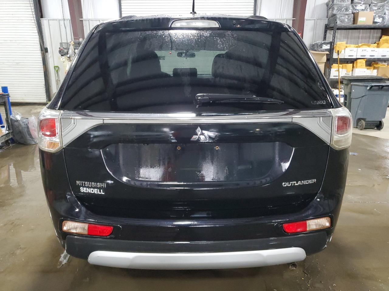 2015 Mitsubishi Outlander - Image 6
