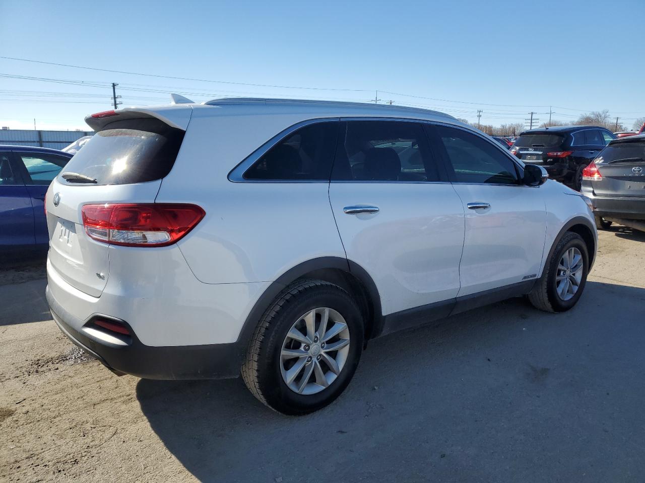2016 Kia Sorento - Image 3