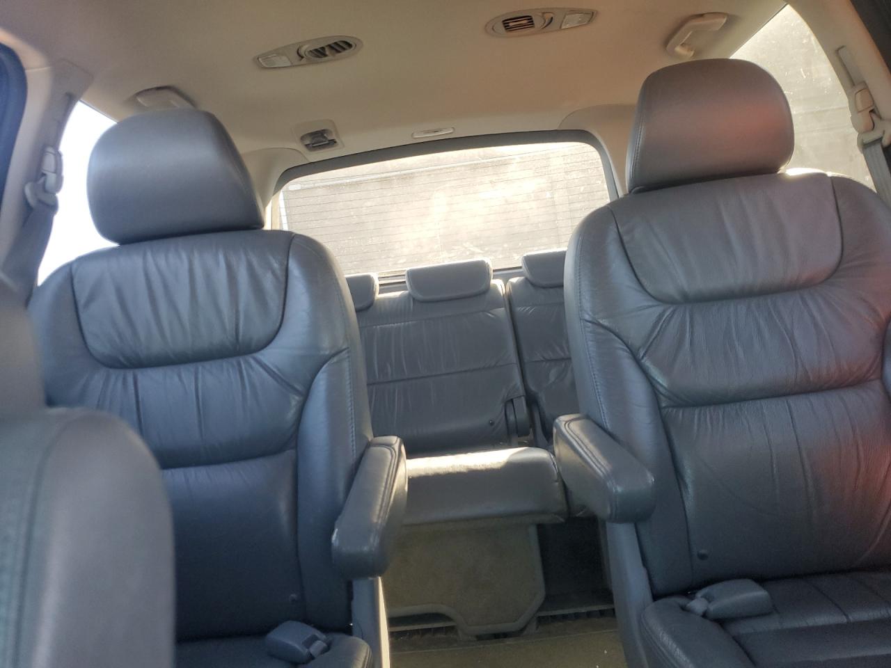 2007 Honda Odyssey - Image 10