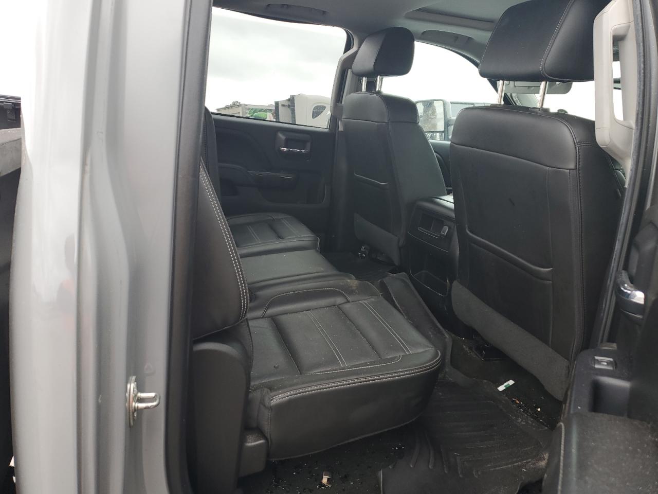 2016 GMC Sierra - Image 11