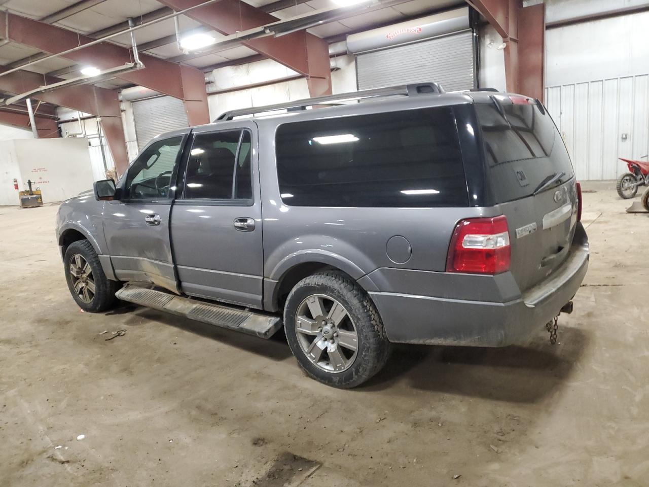 2010 Ford Expedition - Image 2