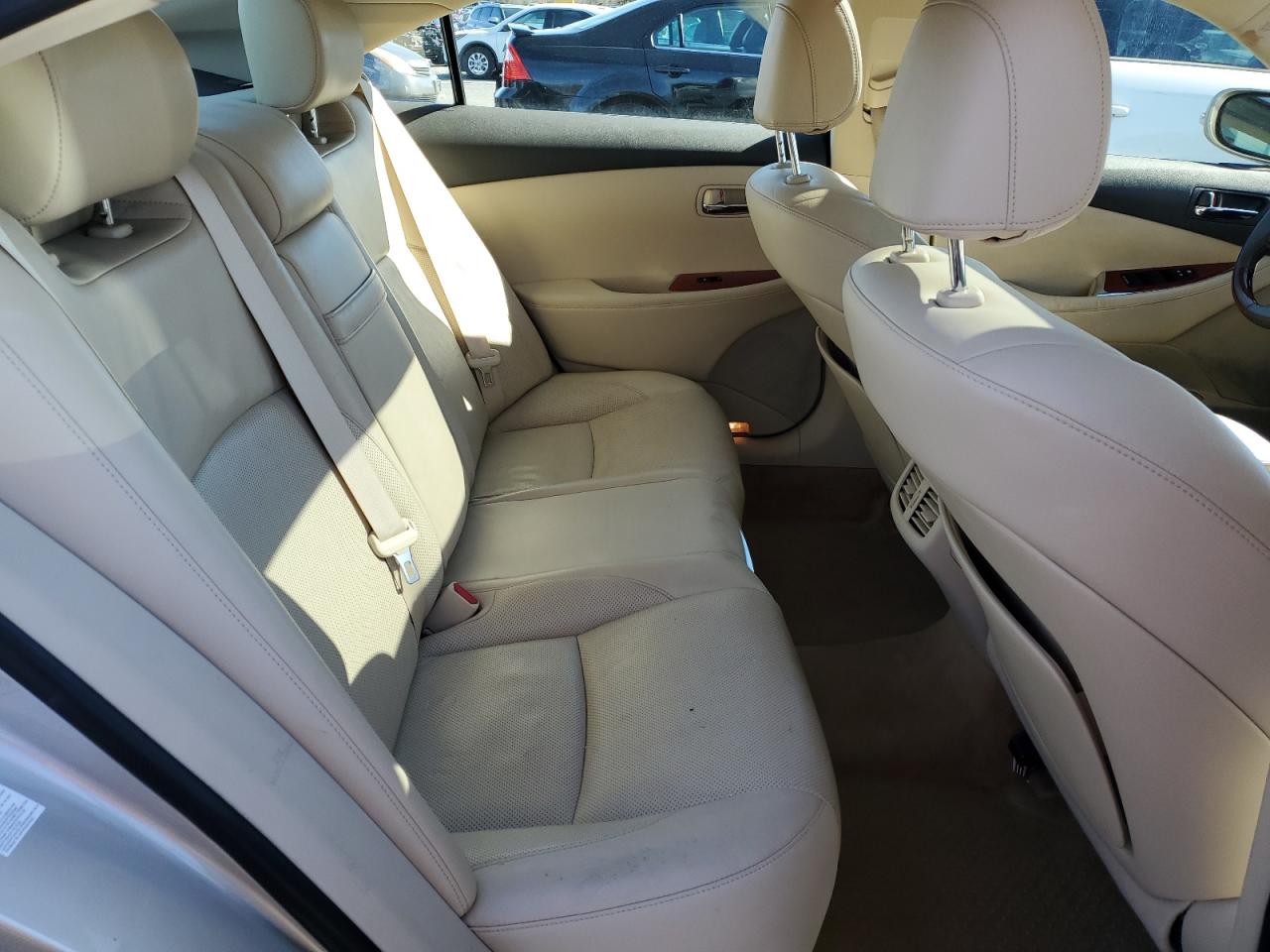 2012 Lexus ES - Image 10