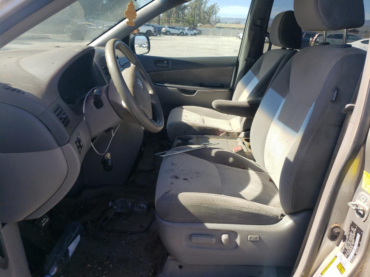 2010 Toyota Sienna - Image 7