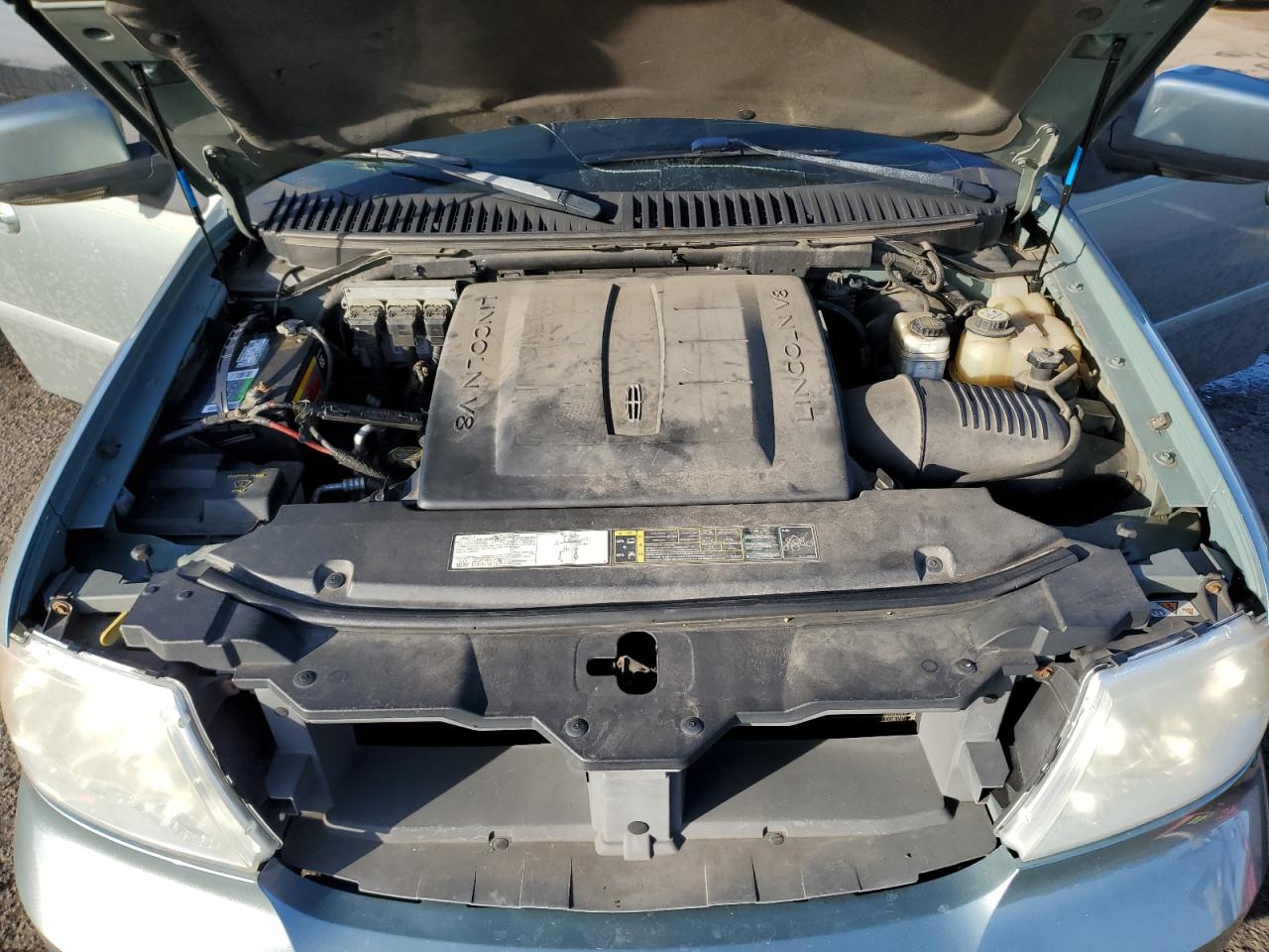 2006 Lincoln Navigator - Image 12