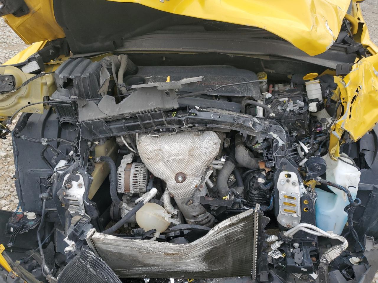 2015 Jeep Renegade - Image 13