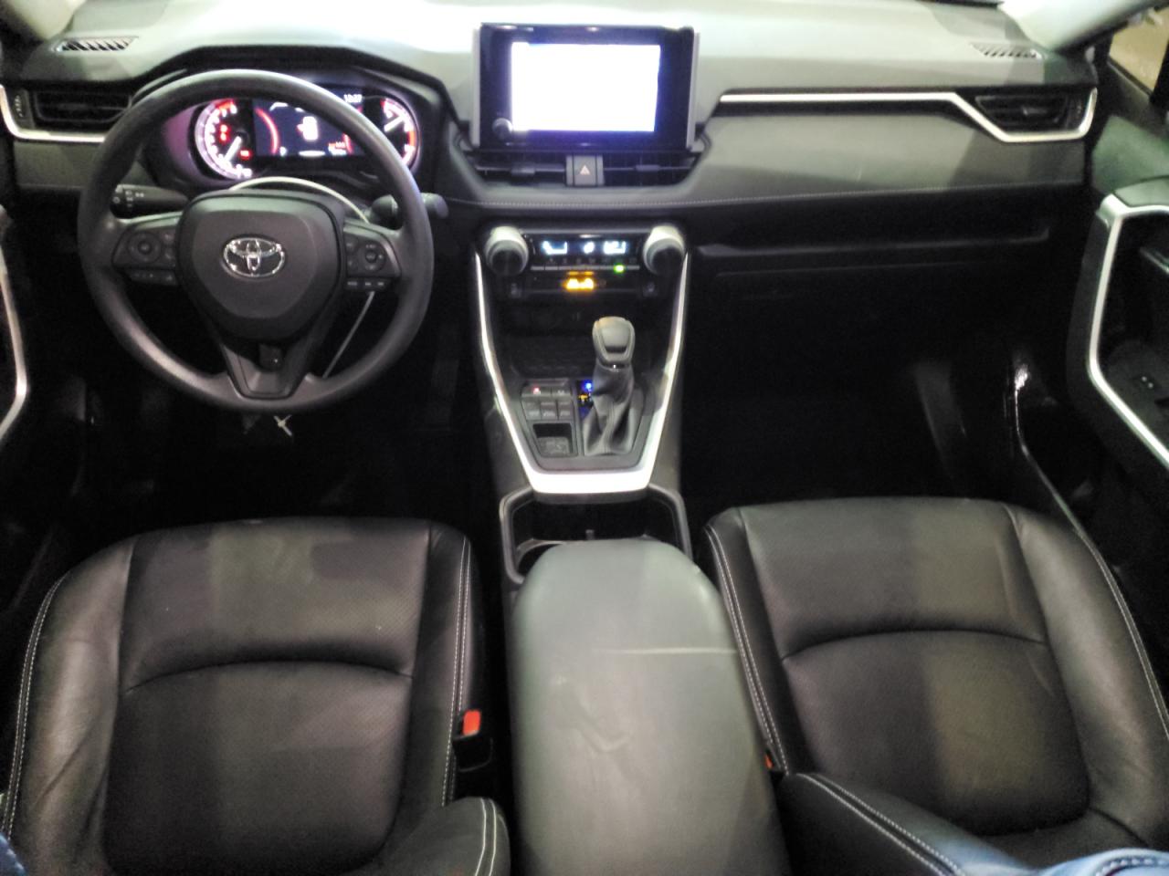 2023 Toyota RAV 4 - Image 8
