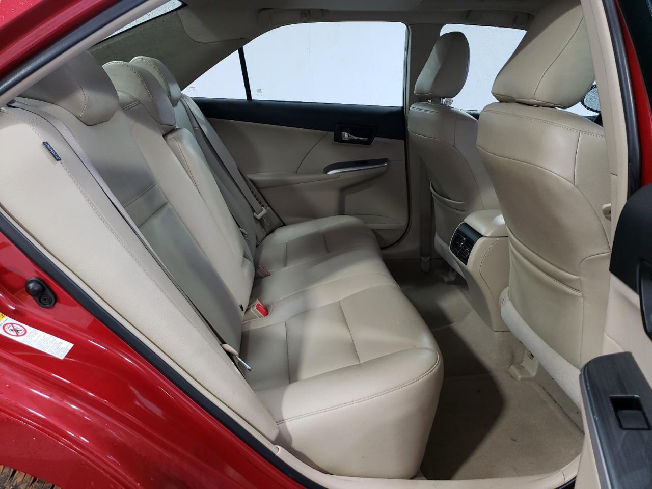 2013 Toyota Camry - Image 10