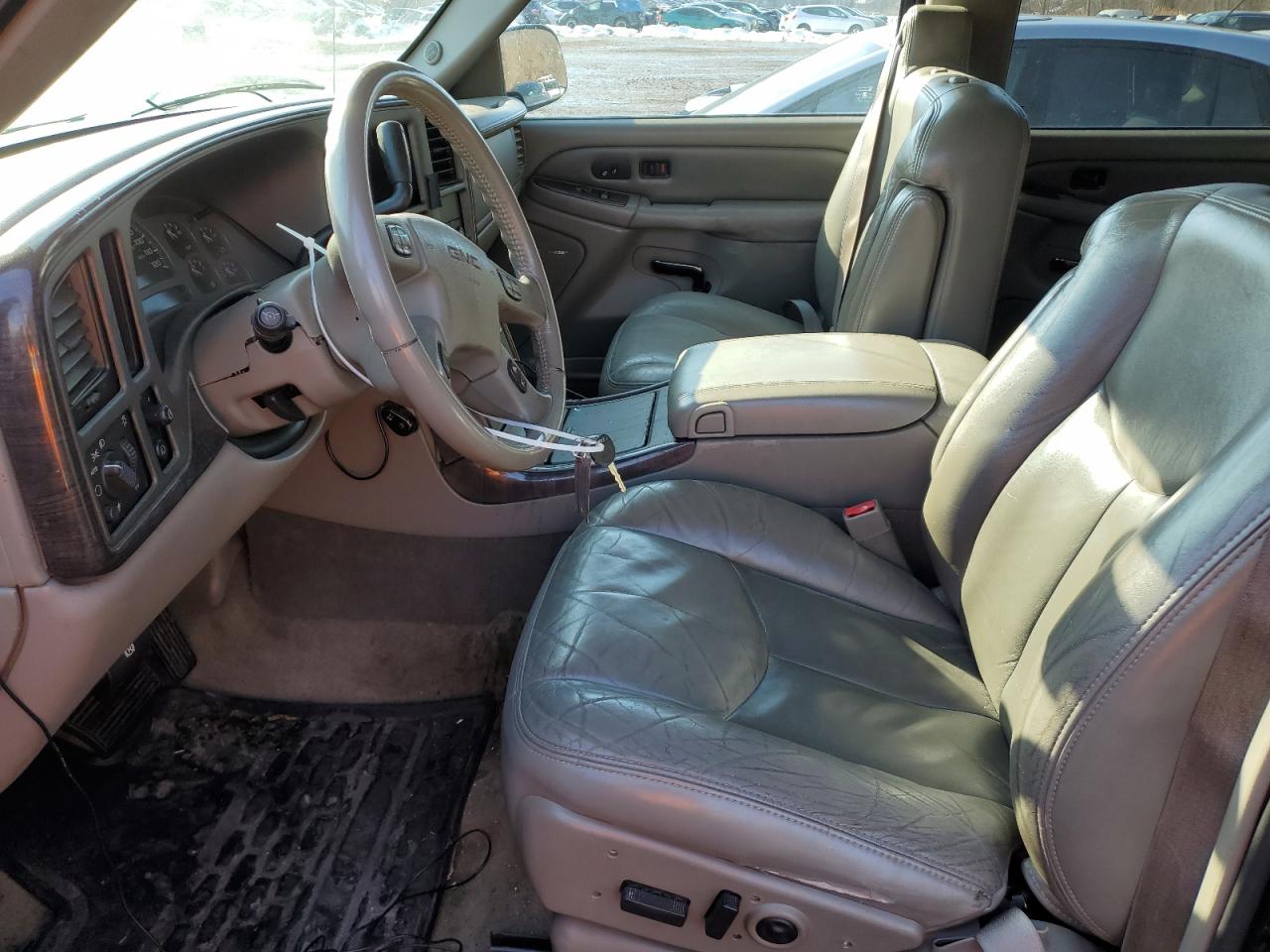 2004 GMC Yukon - Image 7