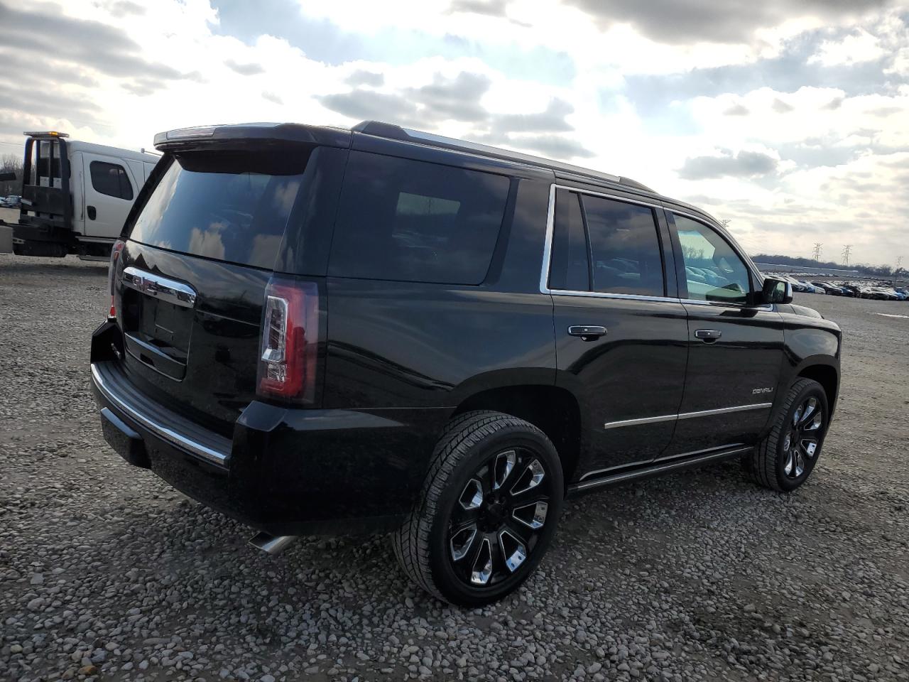 2018 GMC Yukon - Image 3