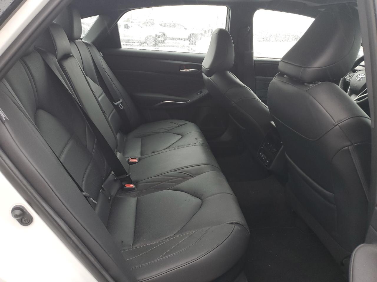 2021 Toyota Avalon - Image 10