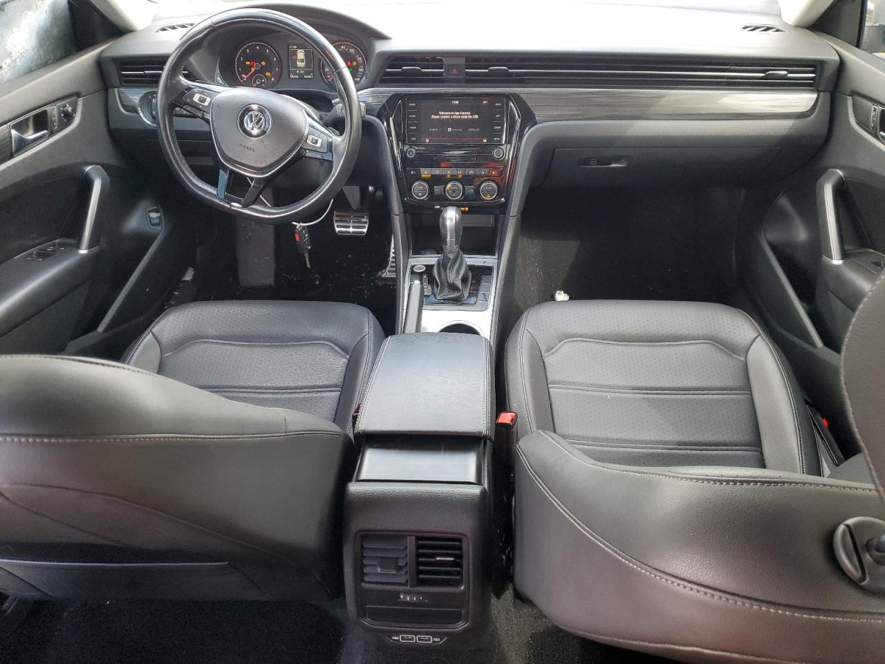 2020 Volkswagen Passat - Image 8