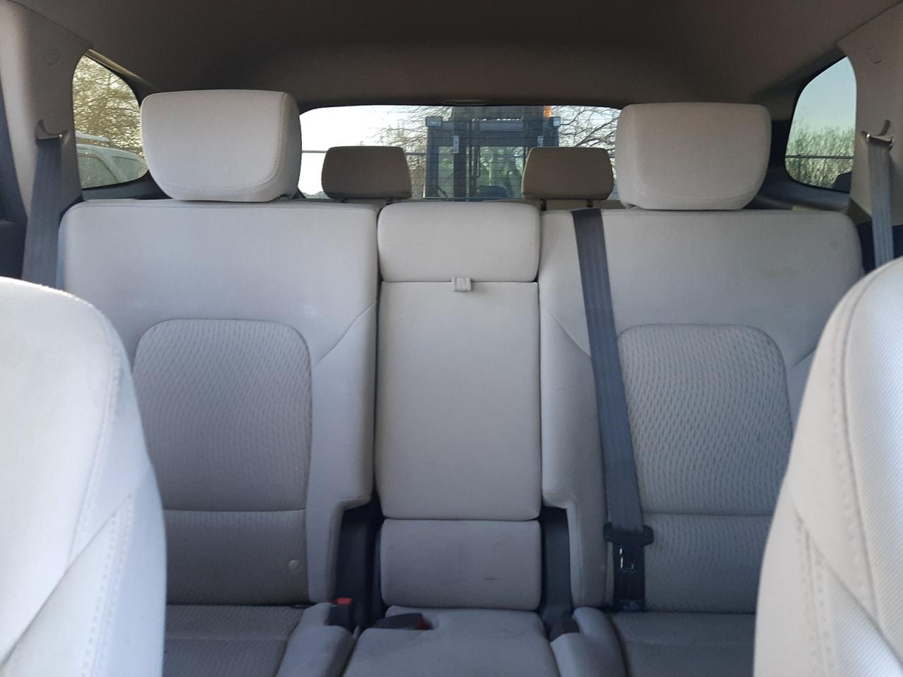 2017 Hyundai Santa Fe - Image 10