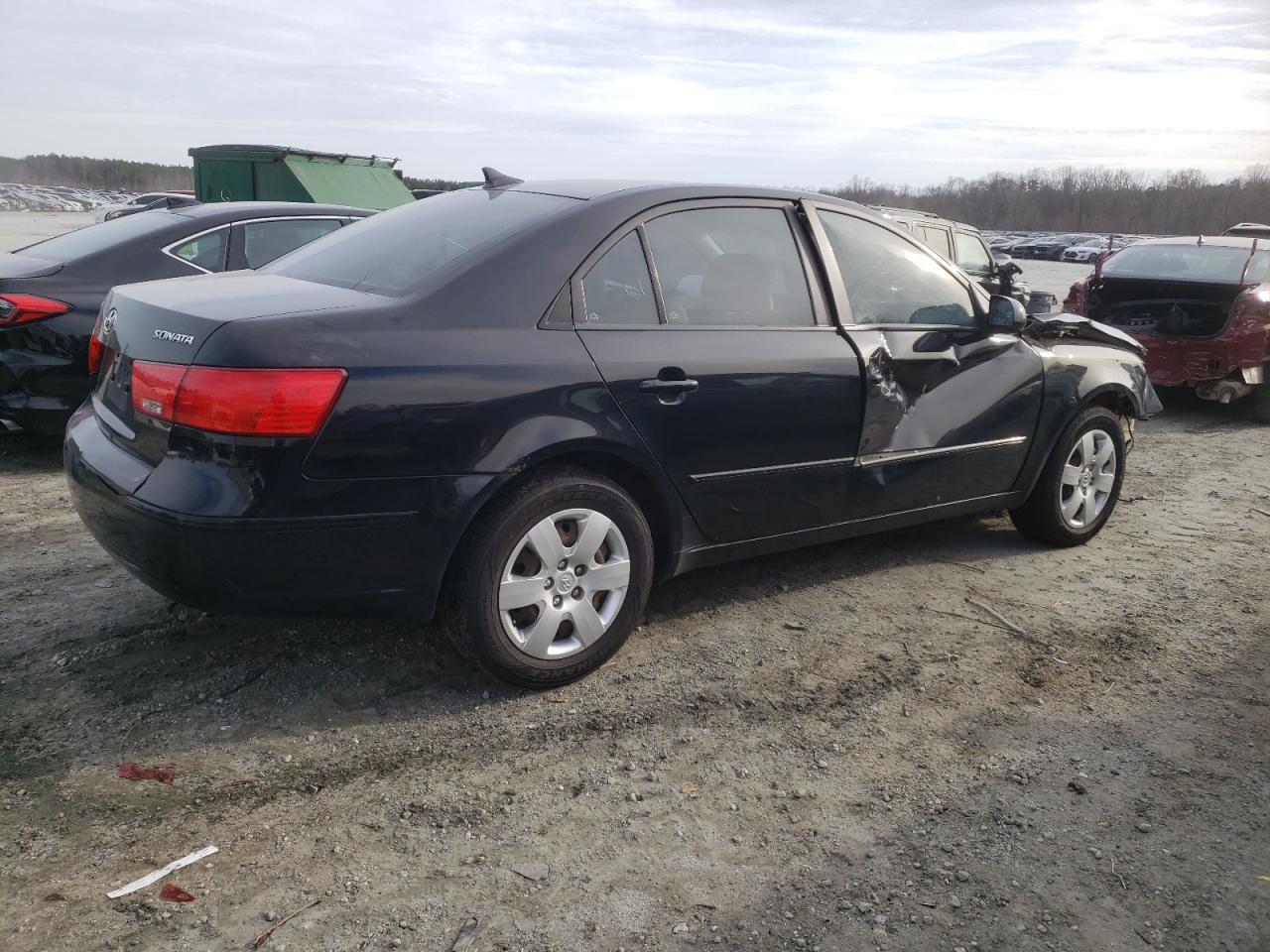 2010 Hyundai Sonata - Image 3