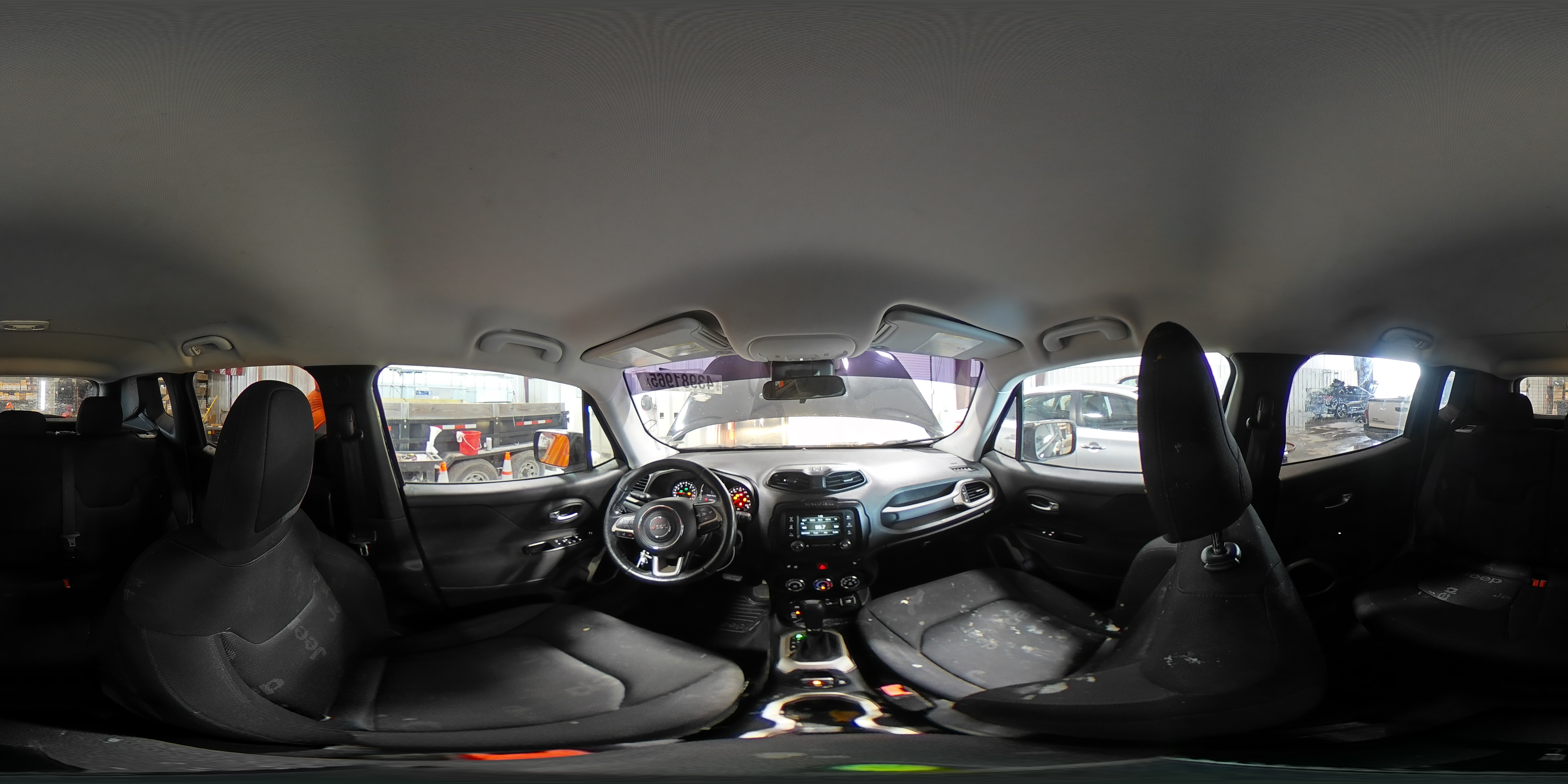 2015 Jeep Renegade - Image 15