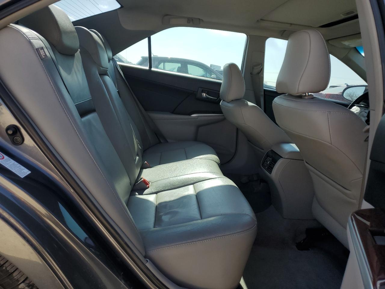 2014 Toyota Camry - Image 10