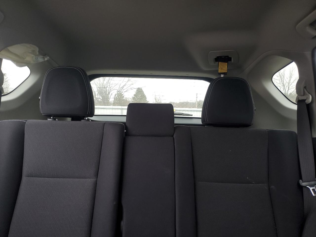 2017 Toyota RAV 4 - Image 10
