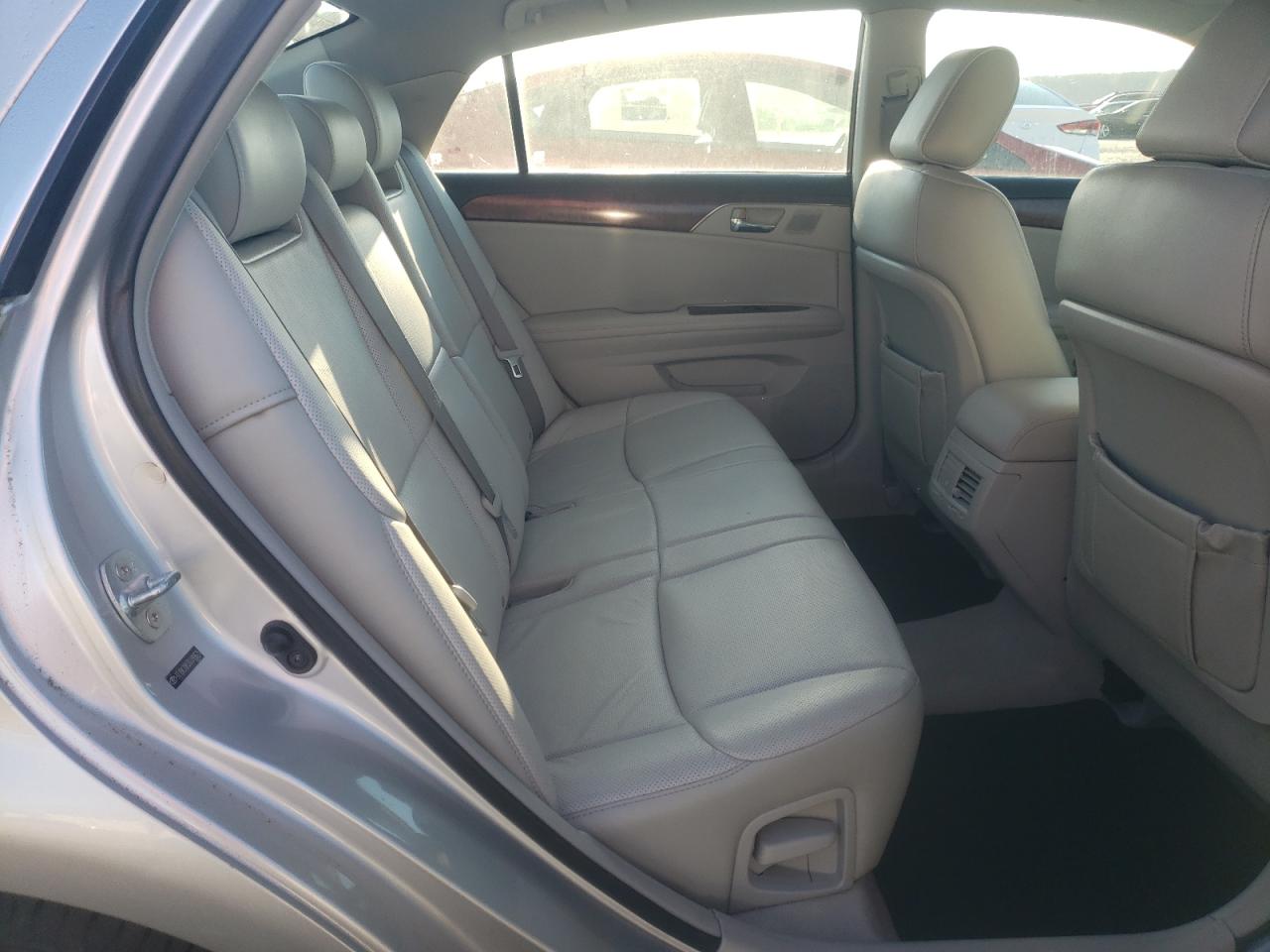 2011 Toyota Avalon - Image 10