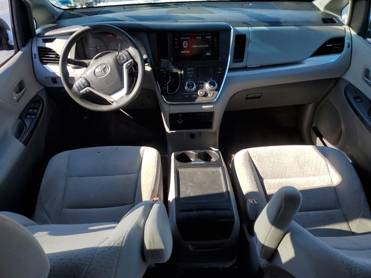 2015 Toyota Sienna - Image 8