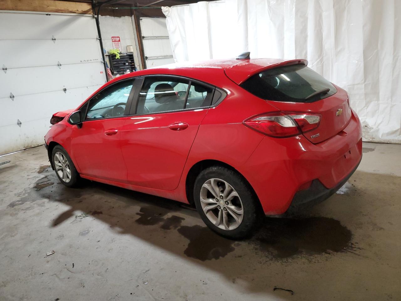 2019 Chevrolet Cruze - Image 2