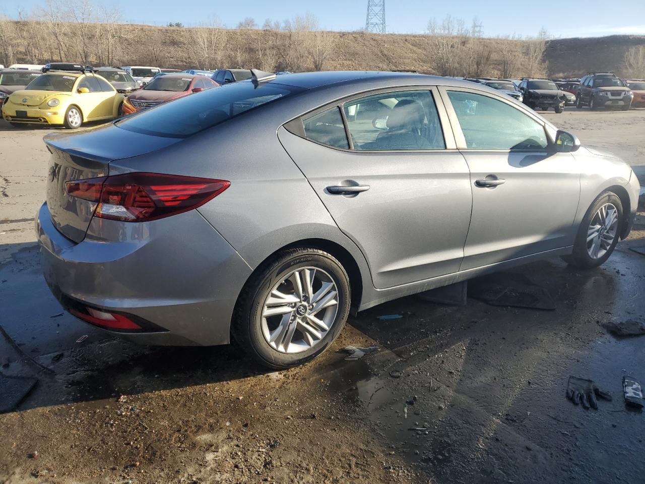 2019 Hyundai Elantra - Image 3