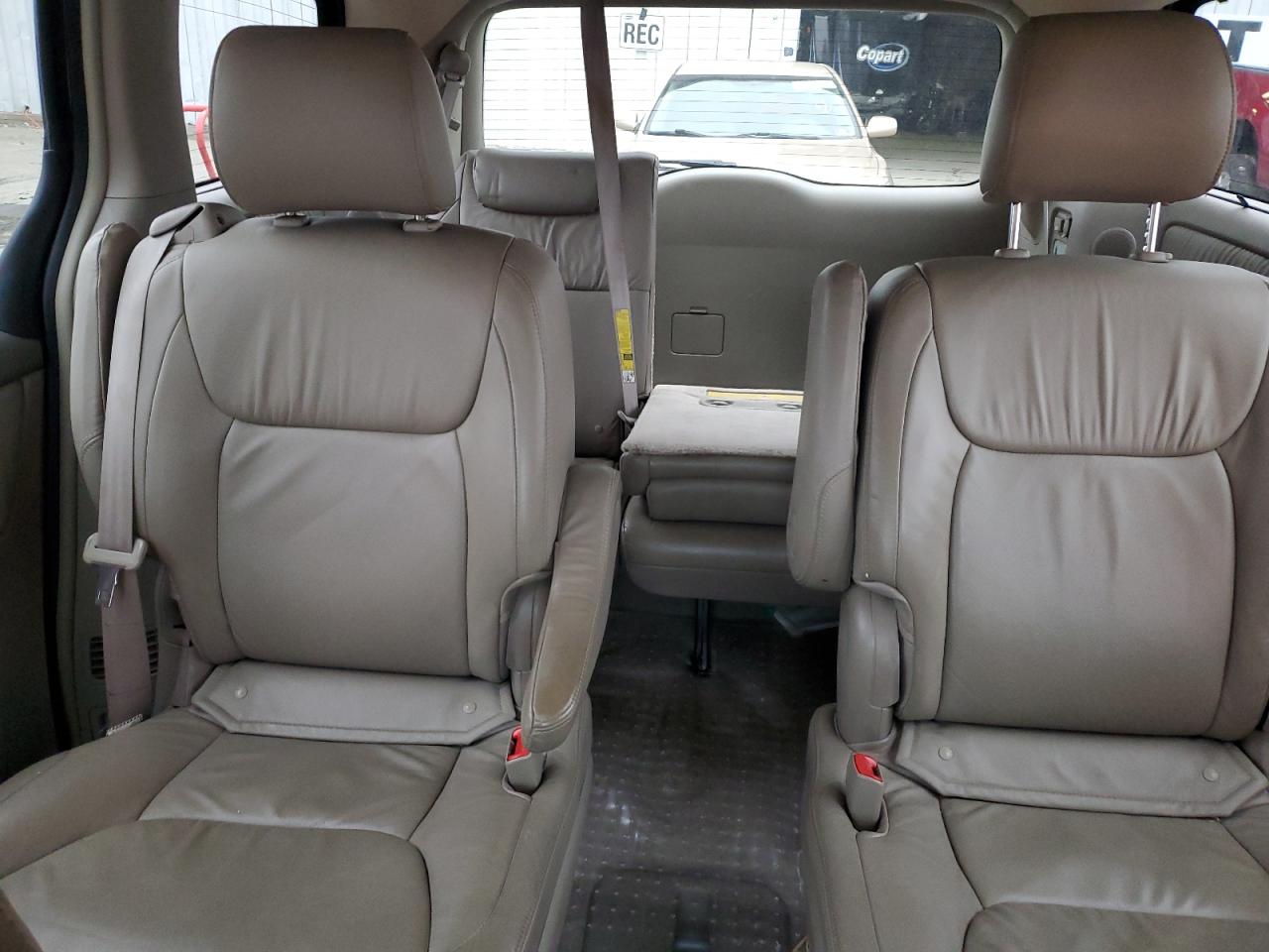 2008 Toyota Sienna - Image 10