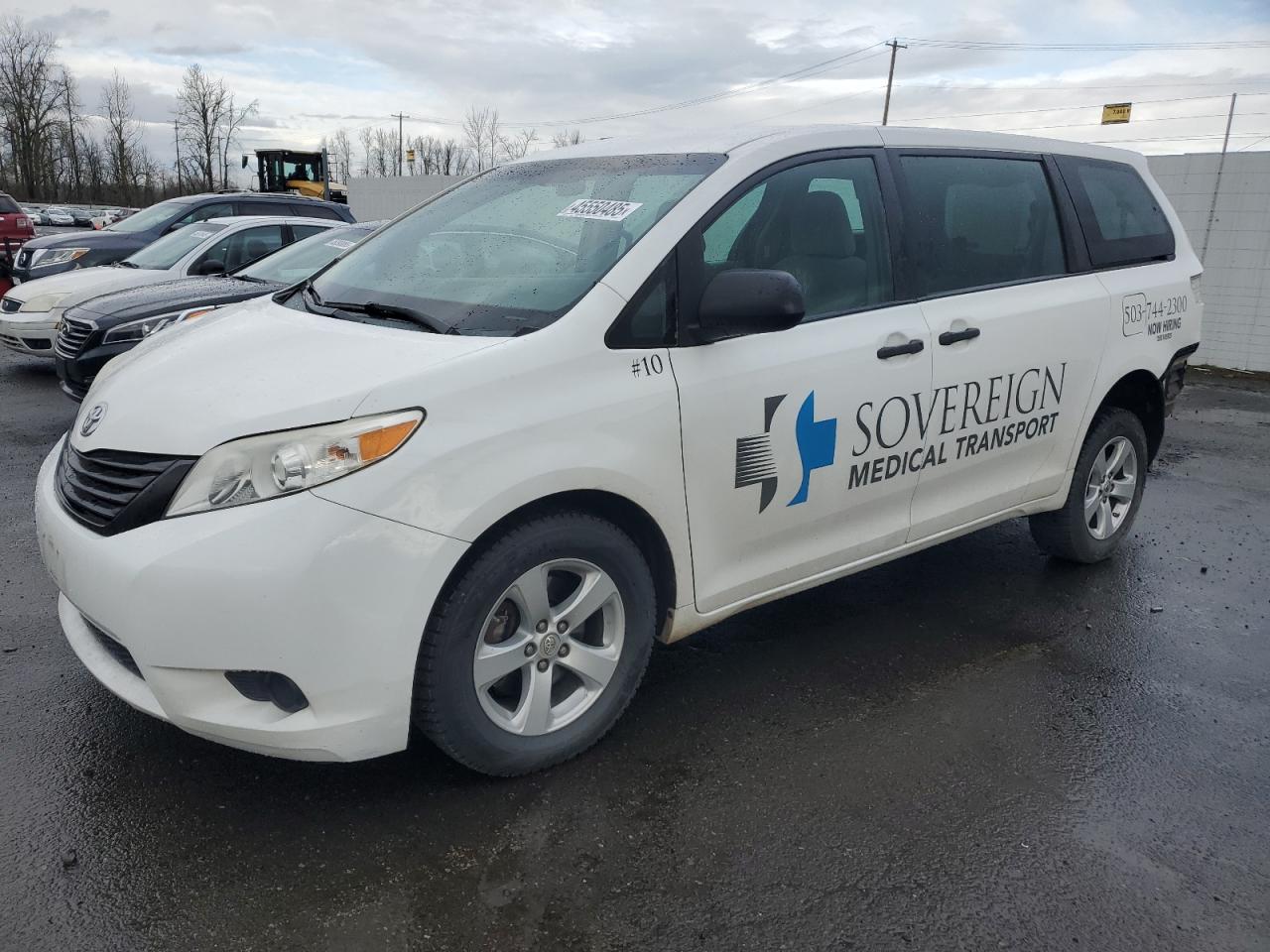 2015 Toyota Sienna - Image 1