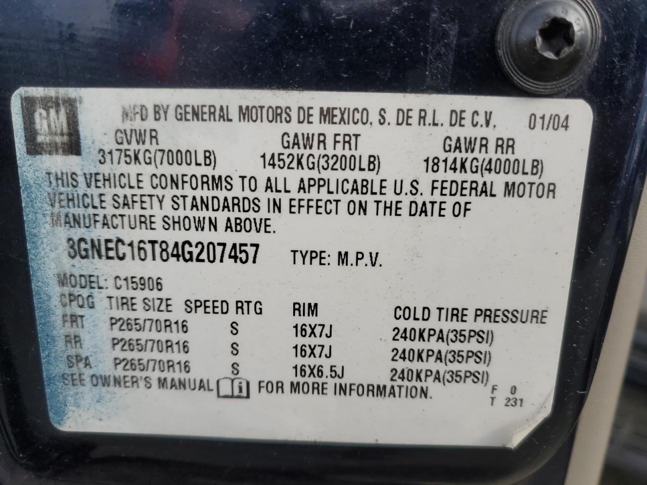 2004 Chevrolet Suburban - Image 13