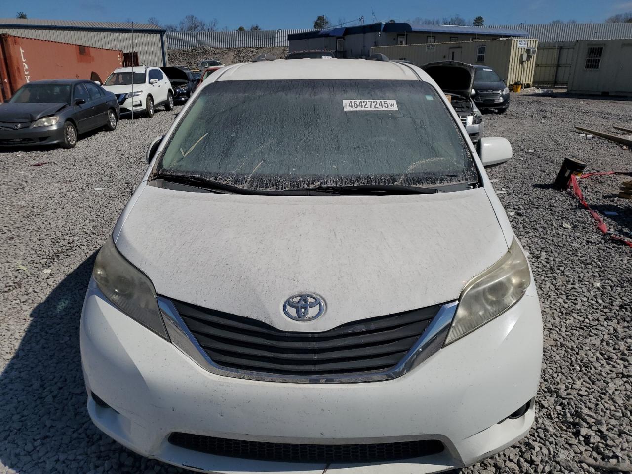 2011 Toyota Sienna - Image 5
