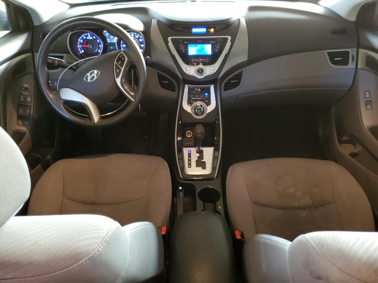 2012 Hyundai Elantra - Image 8