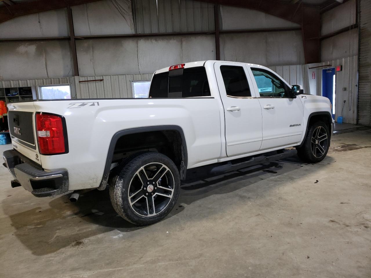 2015 GMC Sierra - Image 3