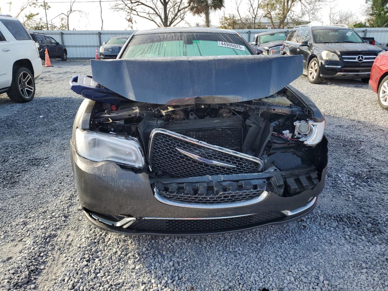 2019 Chrysler 300 - Image 5